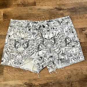 DEX Shorts- Black and White